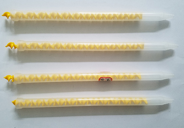 汽(qi)車模(mo)具