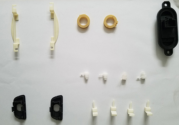 汽(qi)車模(mo)具